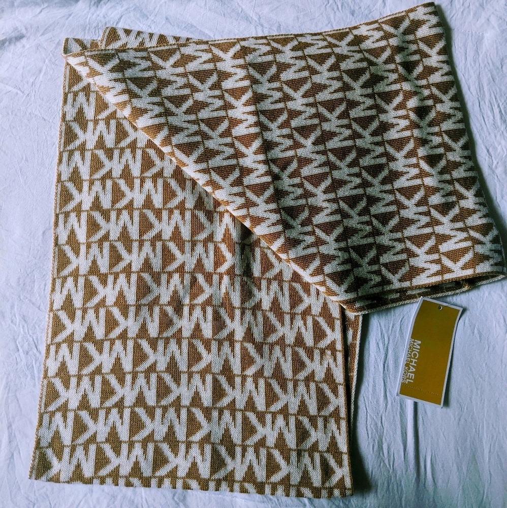 Michael Kors Infinity Scarf - NWT